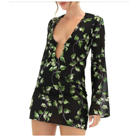 NWT Rumored Sterling Mini Dress Green Ivy Leaf Print Size Medium - Picture 1 of 6